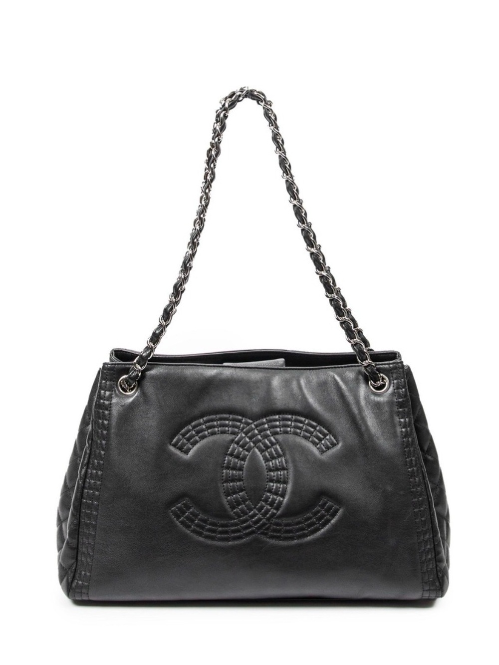 CHANEL Black Quilted Leather Shoulder Bag with Chain Strap